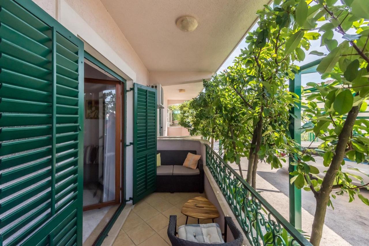 Apartments Ivana-Mira Округ Горни Екстериор снимка