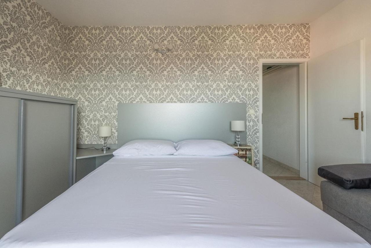 Apartments Ivana-Mira Округ Горни Екстериор снимка