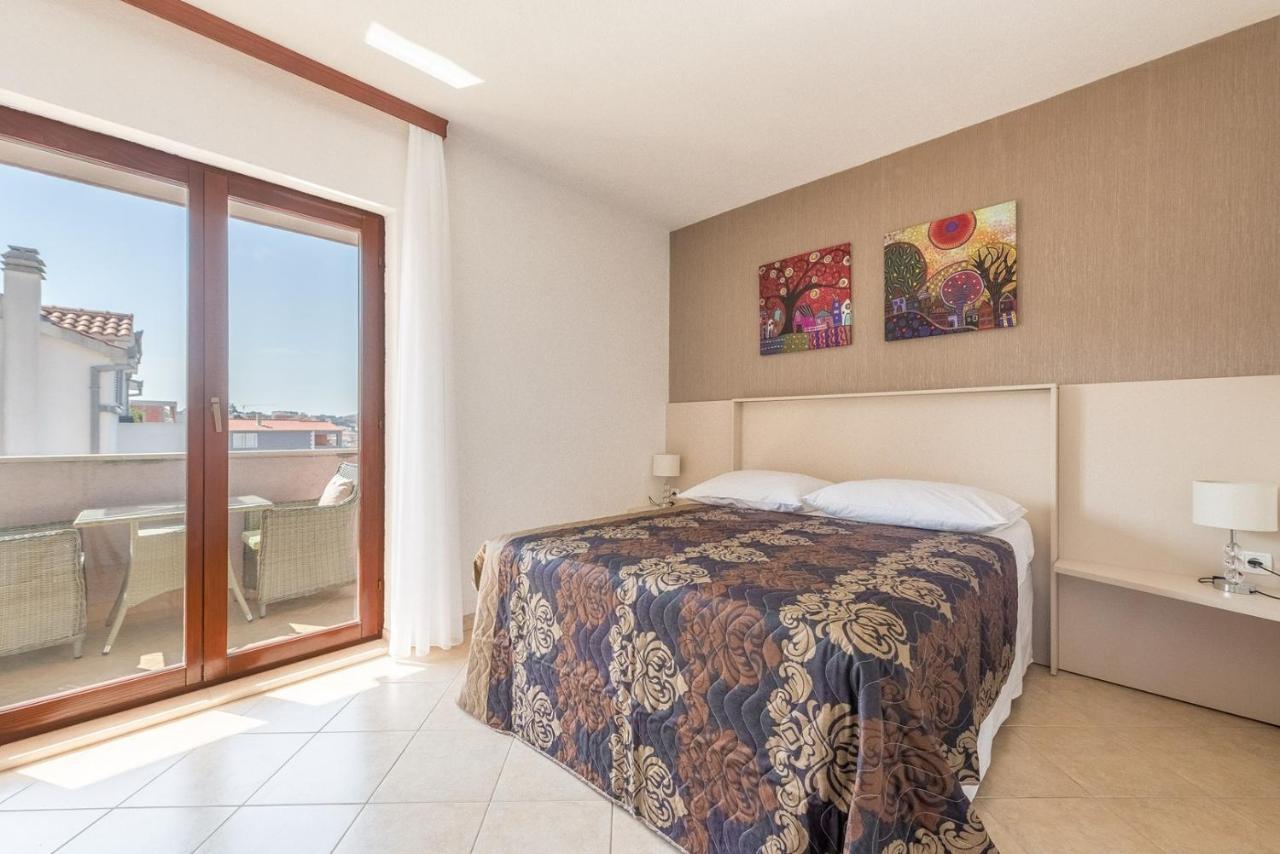 Apartments Ivana-Mira Округ Горни Екстериор снимка