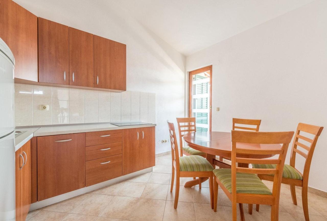 Apartments Ivana-Mira Округ Горни Екстериор снимка
