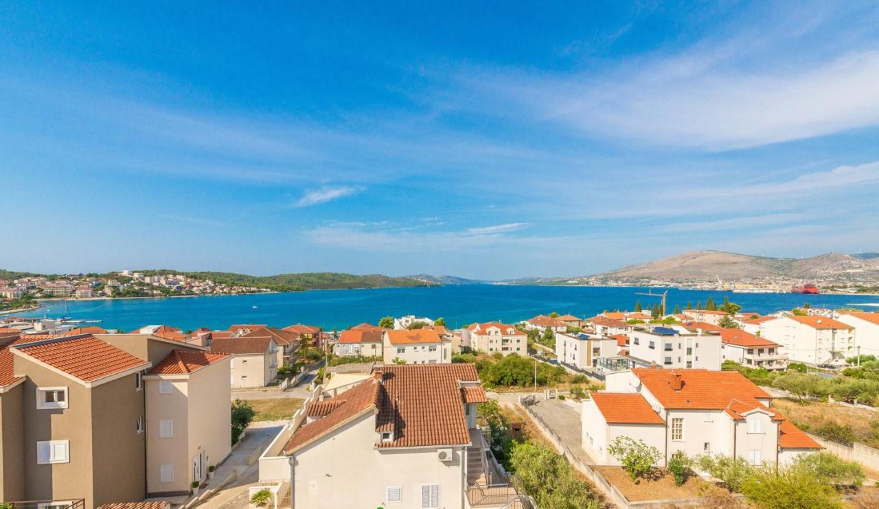 Apartments Ivana-Mira Округ Горни Екстериор снимка