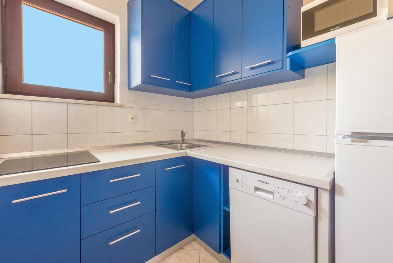 Apartments Ivana-Mira Округ Горни Екстериор снимка