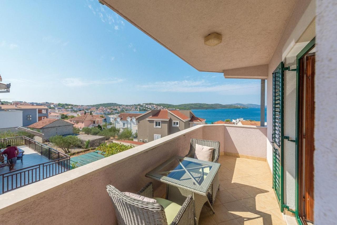 Apartments Ivana-Mira Округ Горни Екстериор снимка