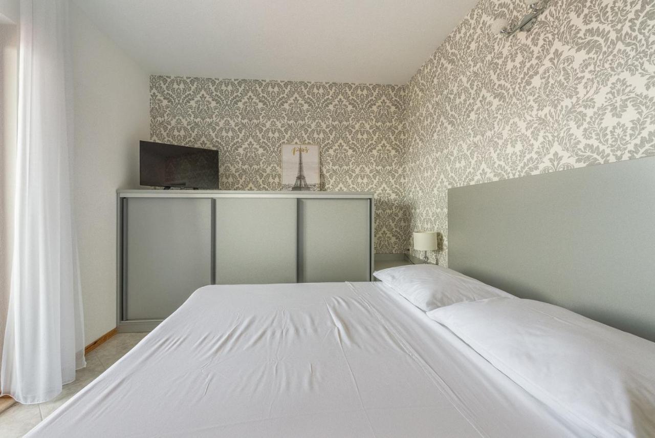 Apartments Ivana-Mira Округ Горни Екстериор снимка