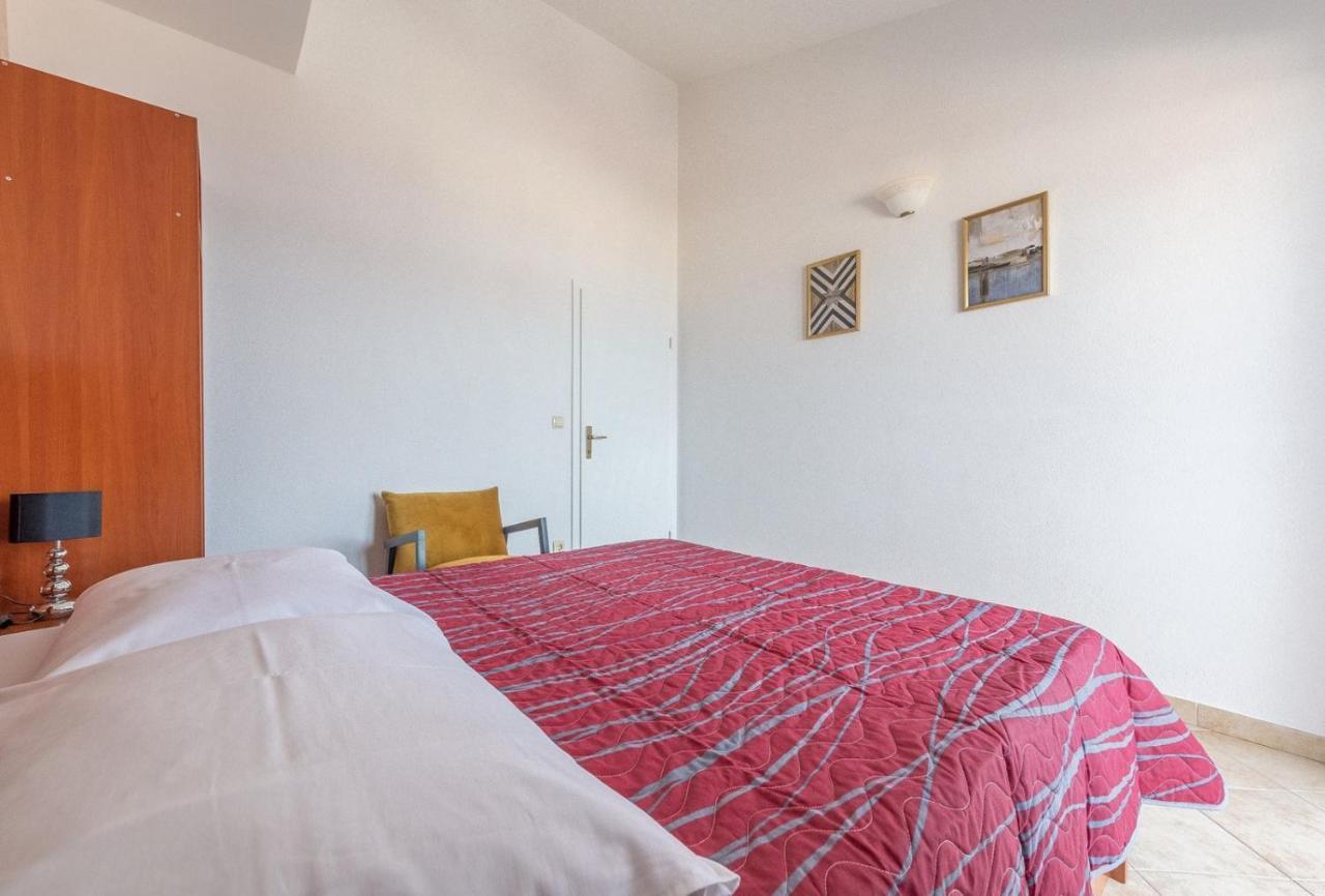 Apartments Ivana-Mira Округ Горни Екстериор снимка