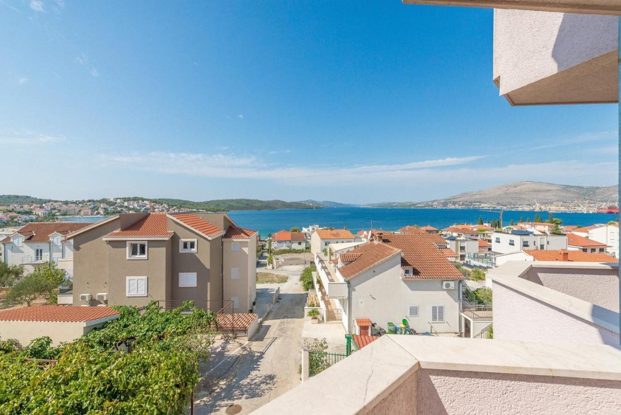 Apartments Ivana-Mira Округ Горни Екстериор снимка