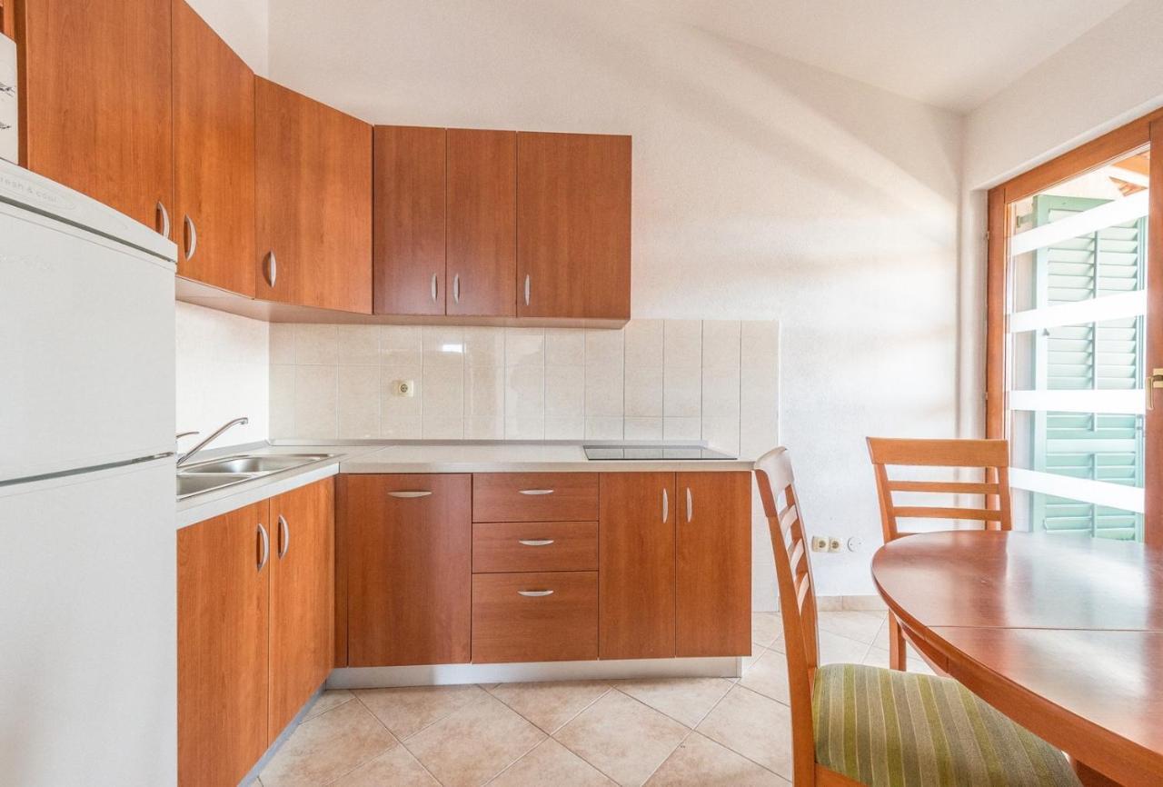 Apartments Ivana-Mira Округ Горни Екстериор снимка